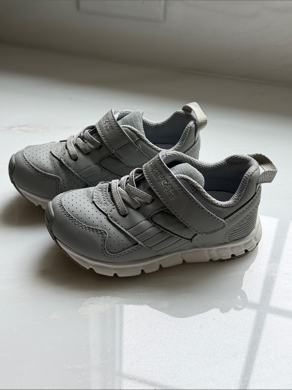 Tsukihoshi Kids' Charge BTS Light Gray Athletic Sneakers size 9.5
